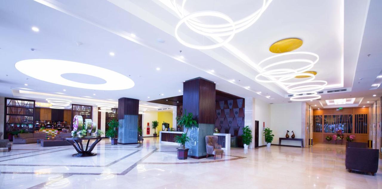 Muong Thanh Luxury Buon Ma Thuot Hotel Exterior foto